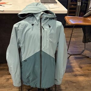 Akova women’s ski jacket